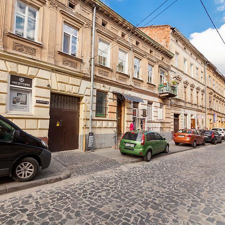Near Opera Apartment Лвив Екстериор снимка