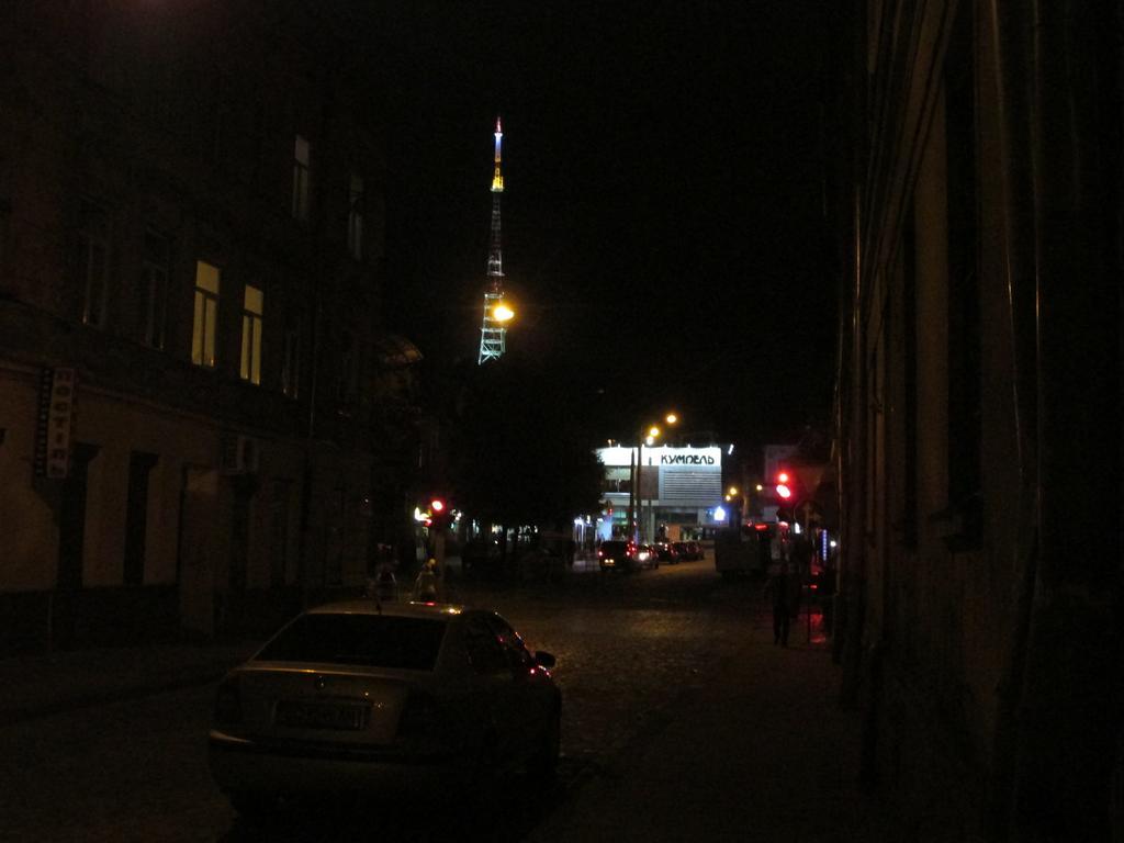 Near Opera Apartment Лвив Екстериор снимка