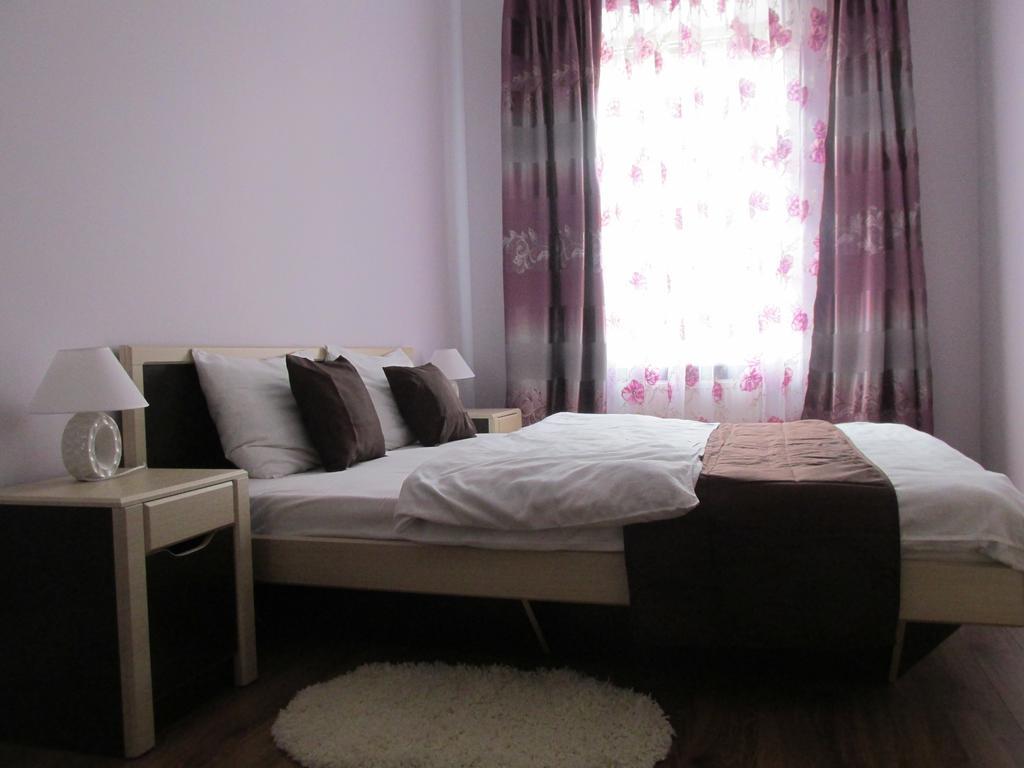 Near Opera Apartment Лвив Екстериор снимка