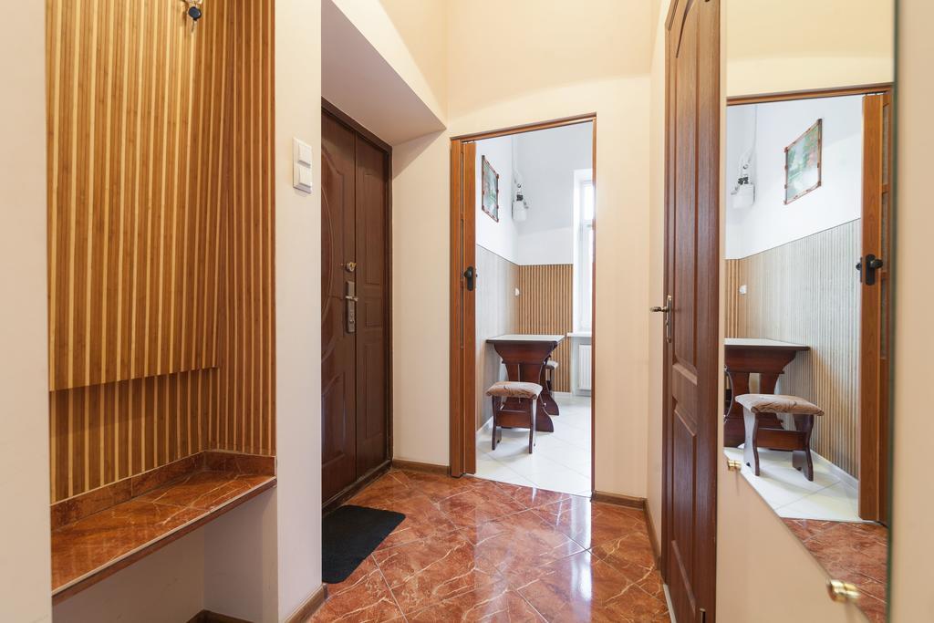 Near Opera Apartment Лвив Екстериор снимка